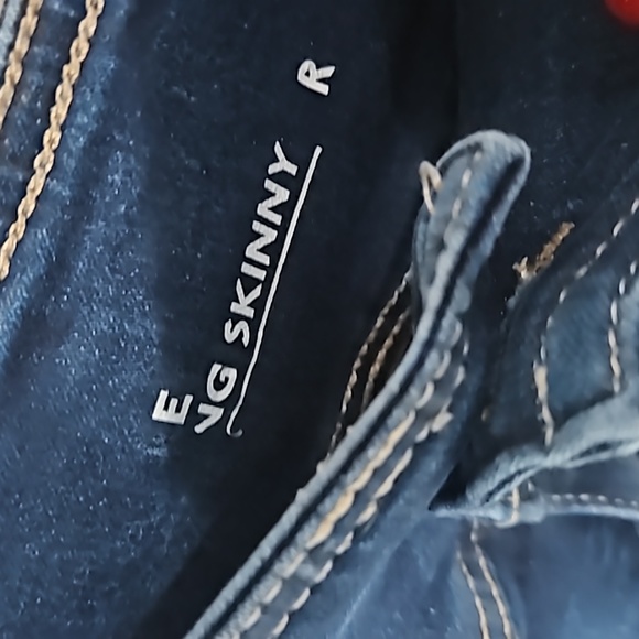 Women's Jeans - Picture 2 of 3